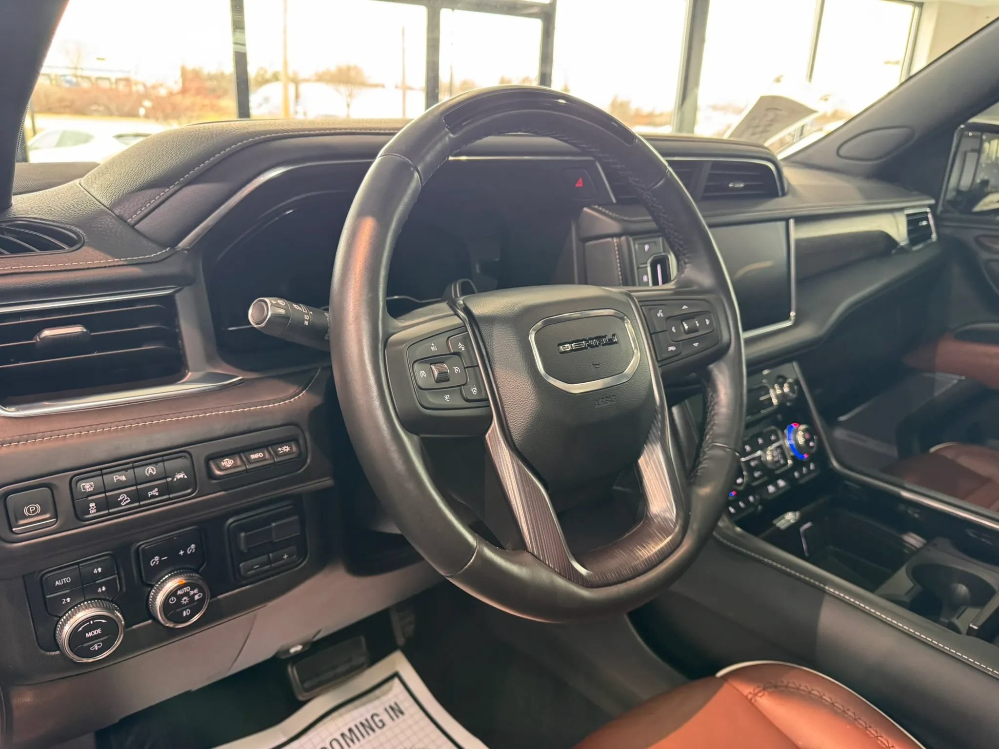 Used 2023 GMC Yukon Denali Ultimate AWD/4WD image 36