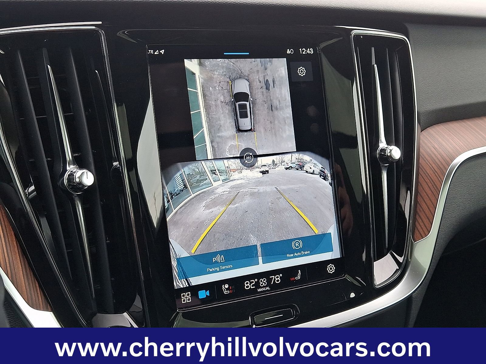 Certified 2025 Volvo V60 B5 Cross Country Plus image 19