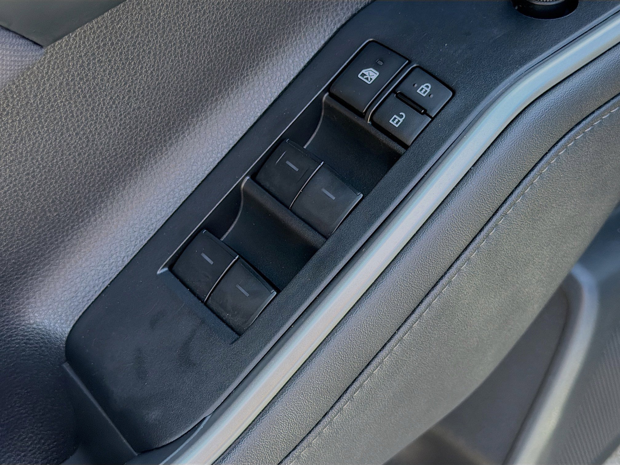 Used 2024 Toyota Highlander LE image 24