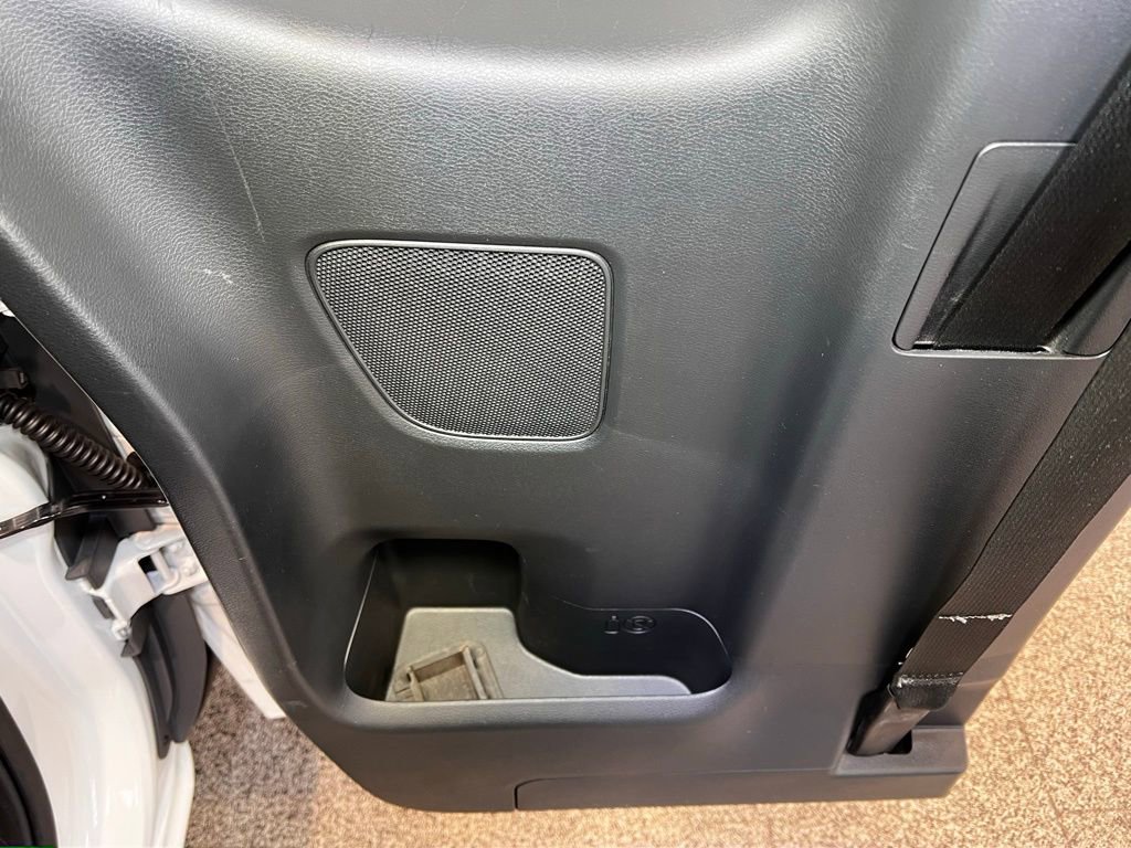 Used 2025 Nissan Frontier S image 39