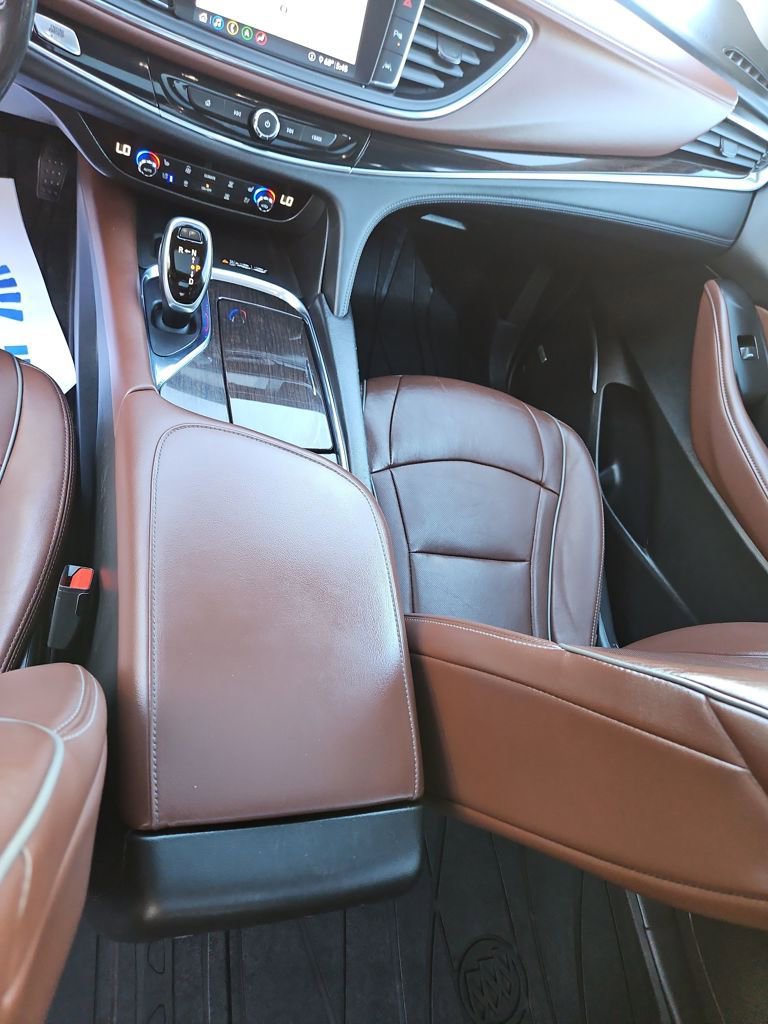 Used 2021 Buick Enclave Avenir w/ Avenir Technology Package image 26