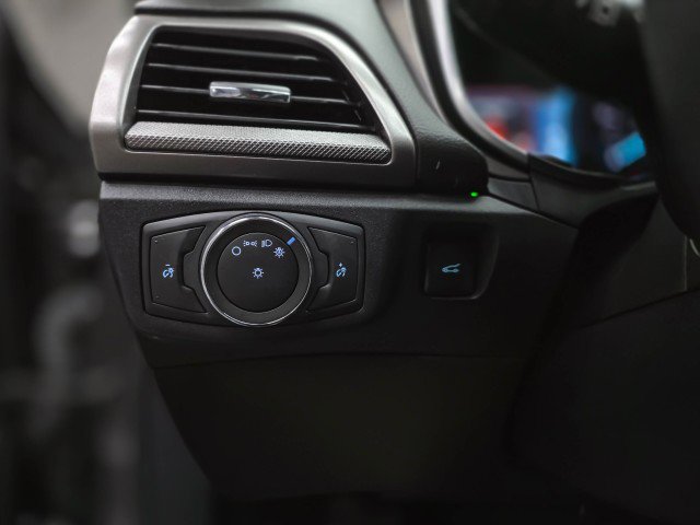 Used 2020 Ford Fusion SE FWD image 27