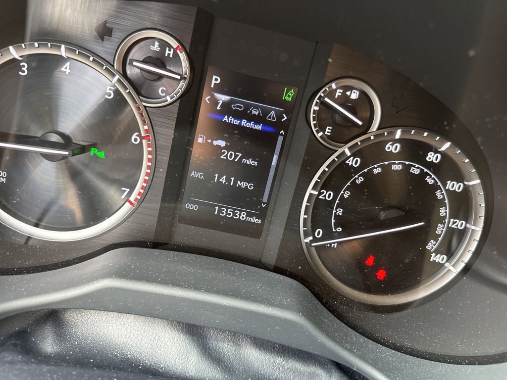 Used 2023 Lexus GX 460 Premium w/ Accessory Package image 3