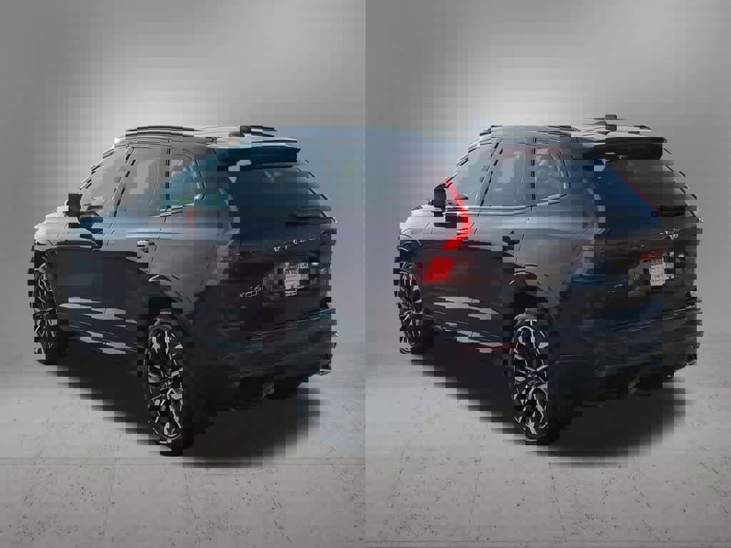 Used 2026 Volvo XC60 B5 Ultra w/ Protection Package Premier image 4