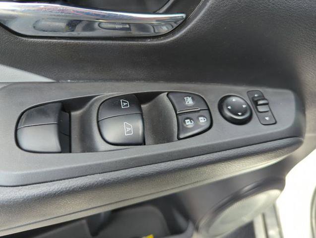 Certified 2021 Nissan Kicks SR w/ SR Premium Package FWD image 26
