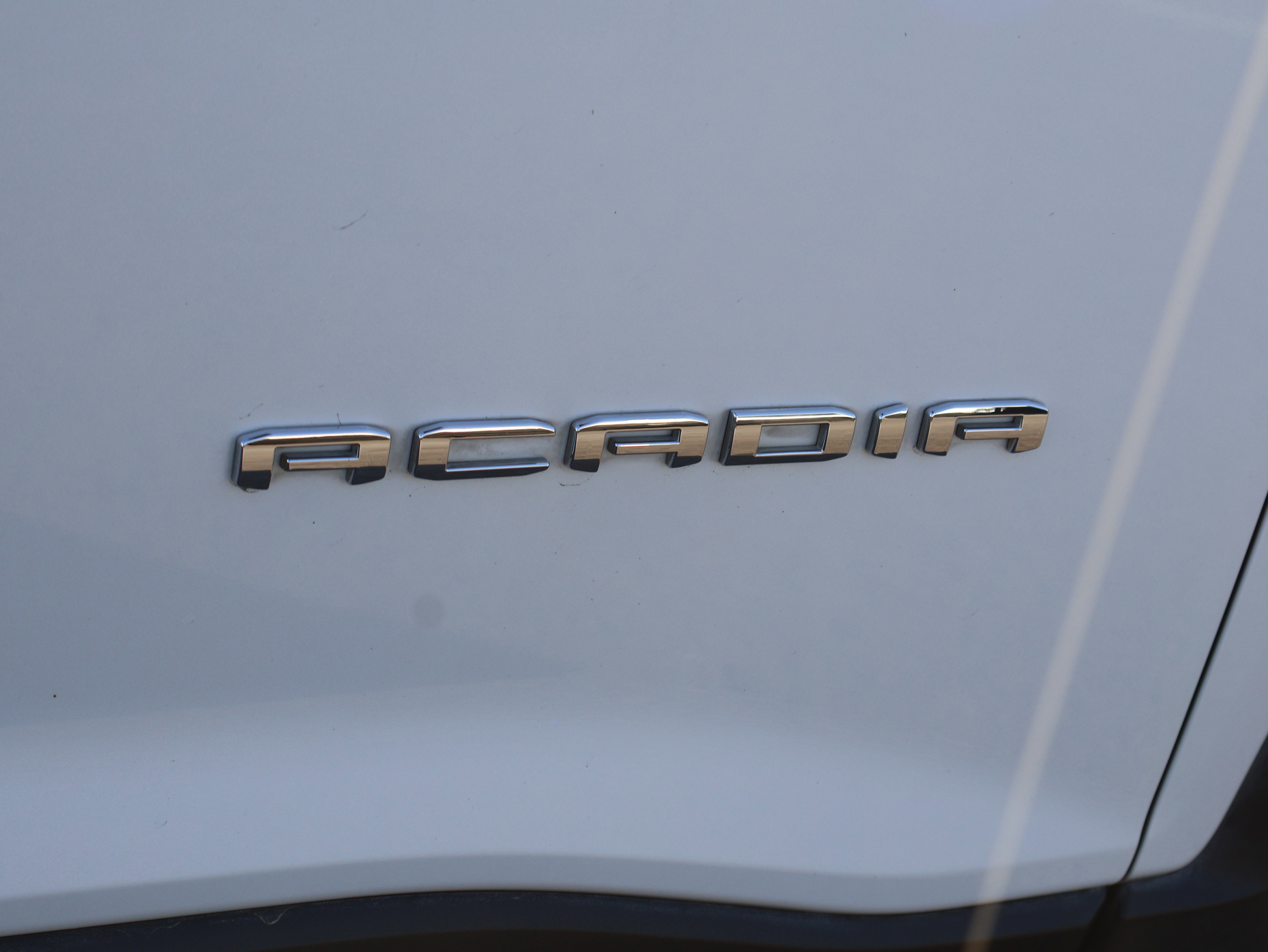 Used 2021 GMC Acadia SLT w/ Premium Package image 9