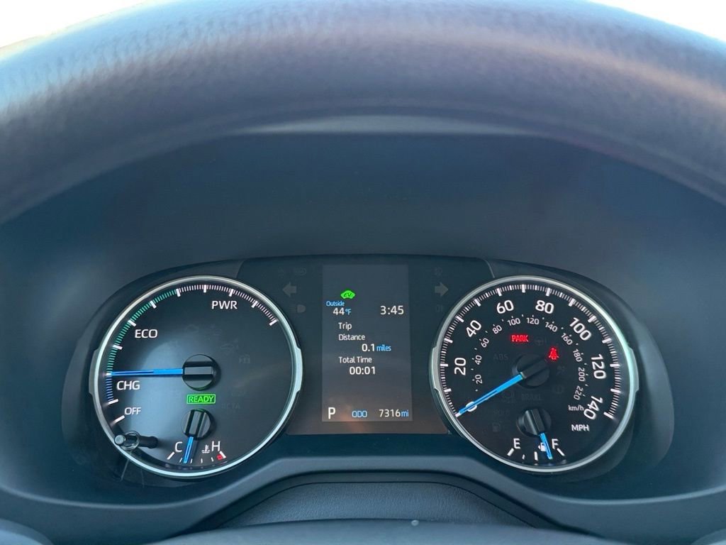 Used 2022 Toyota RAV4 LE image 24