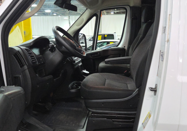 Used 2025 RAM ProMaster 2500 w/ U-Haul Equipment Group FWD image 8