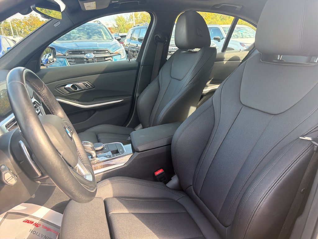 Used 2021 BMW 330i xDrive Sedan AWD/4WD image 28