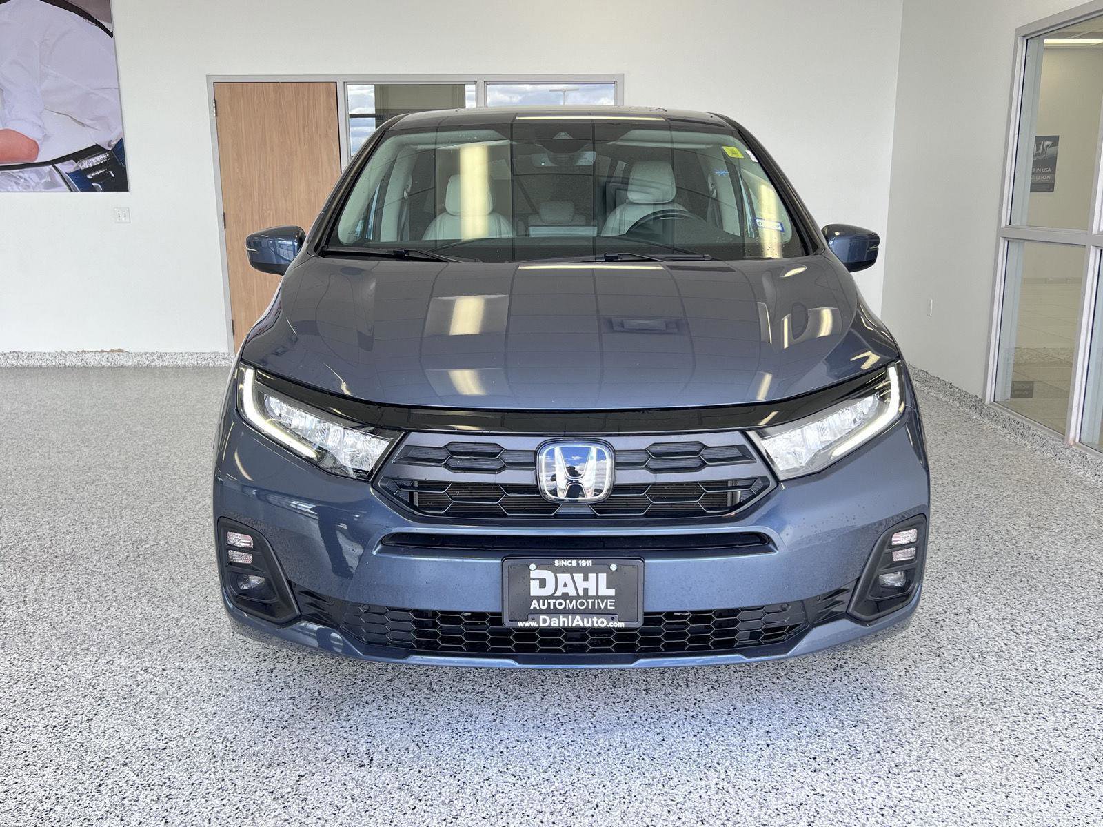 Used 2025 Honda Odyssey EX-L image 2
