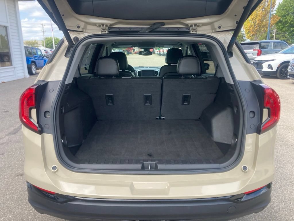Certified 2023 GMC Terrain SLT w/ Elevation Edition FWD image 10