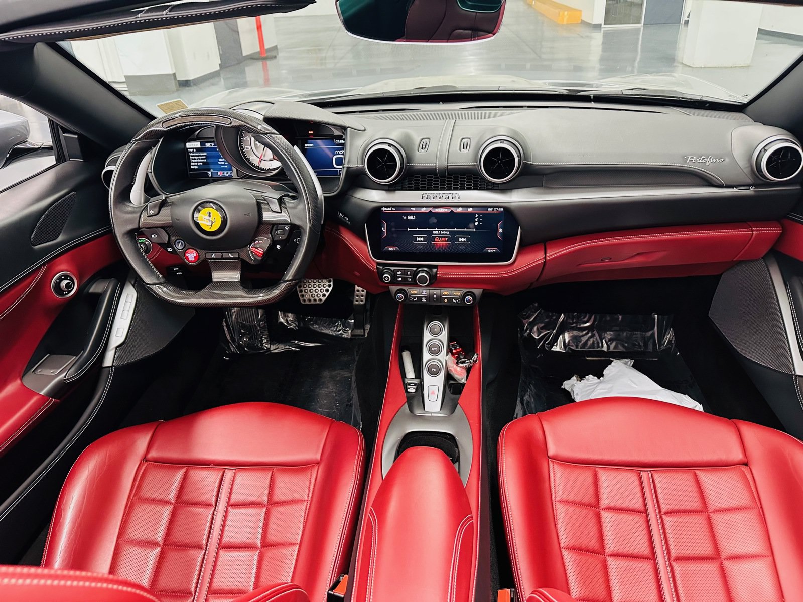 Used 2019 Ferrari Portofino RWD image 27