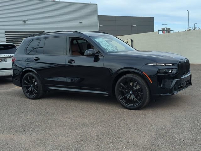 Used 2026 BMW X7 xDrive40i w/ M Sport Package AWD/4WD image 3