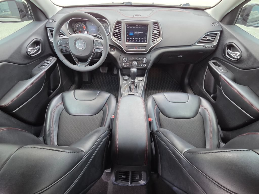 Used 2022 Jeep Cherokee Trailhawk AWD/4WD image 25