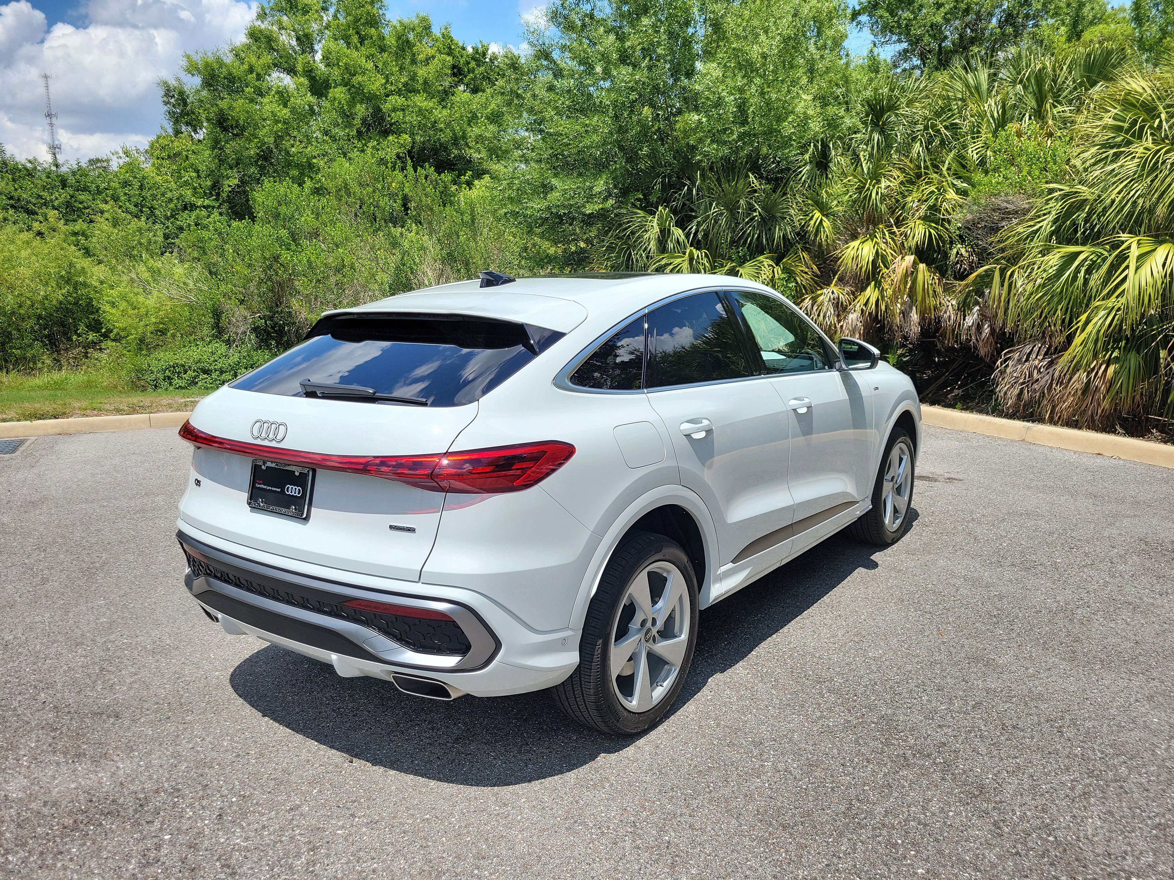 Certified 2025 Audi Q5 Premium Plus w/ Premium Plus AWD/4WD image 4