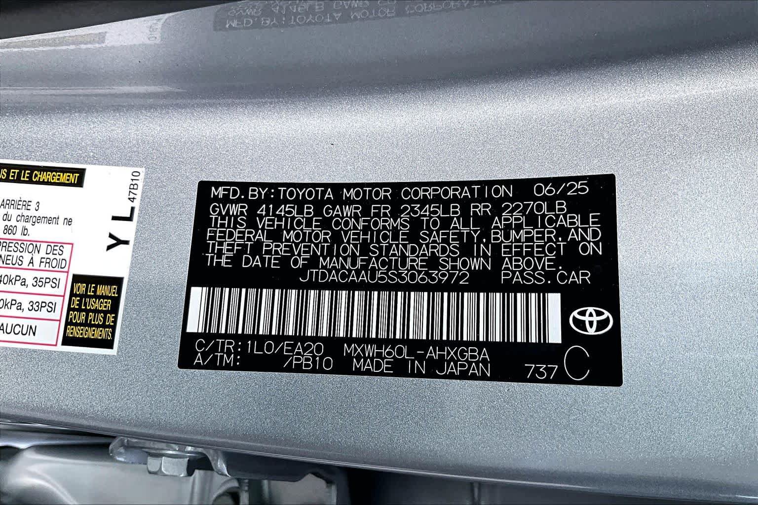 Used 2025 Toyota Prius XLE FWD image 36