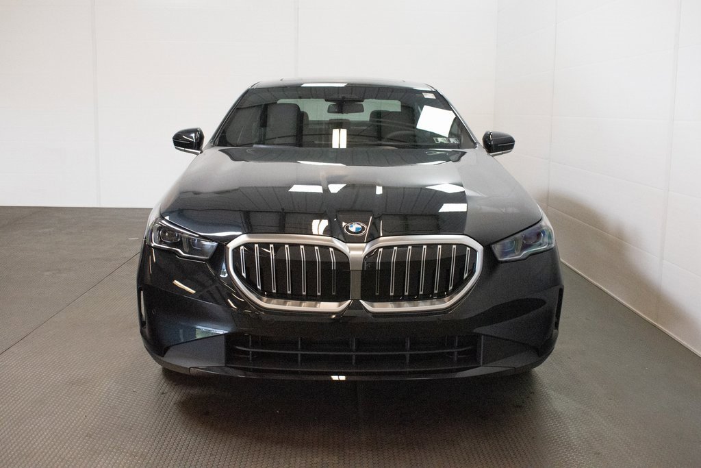 New 2026 BMW 530i xDrive image 2