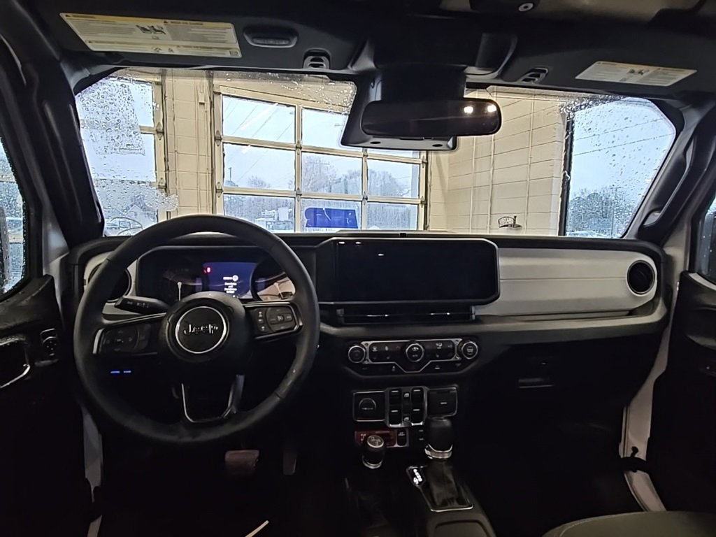 Used 2025 Jeep Wrangler Willys 4xe image 11