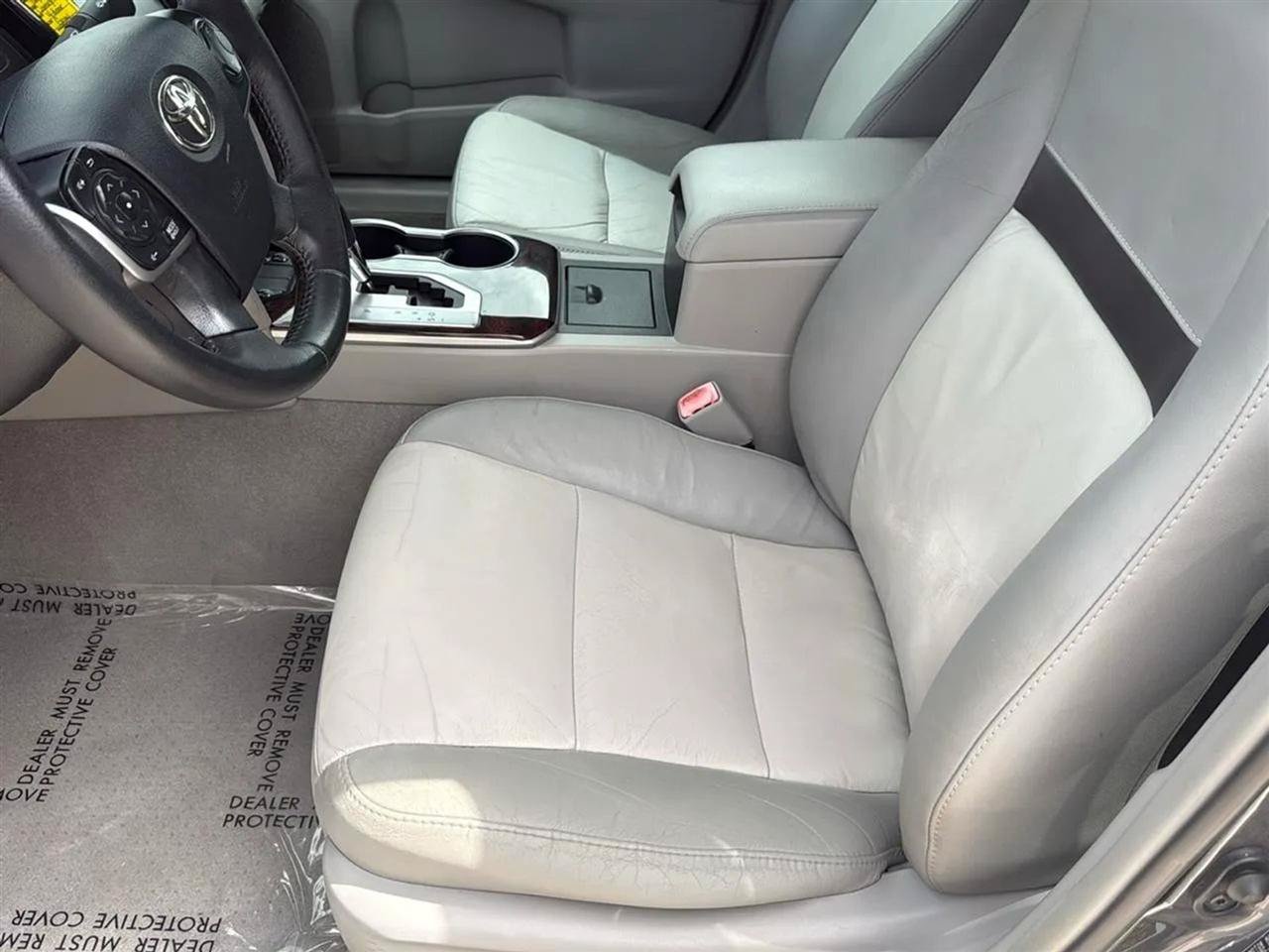 Used 2012 Toyota Camry XLE FWD image 35