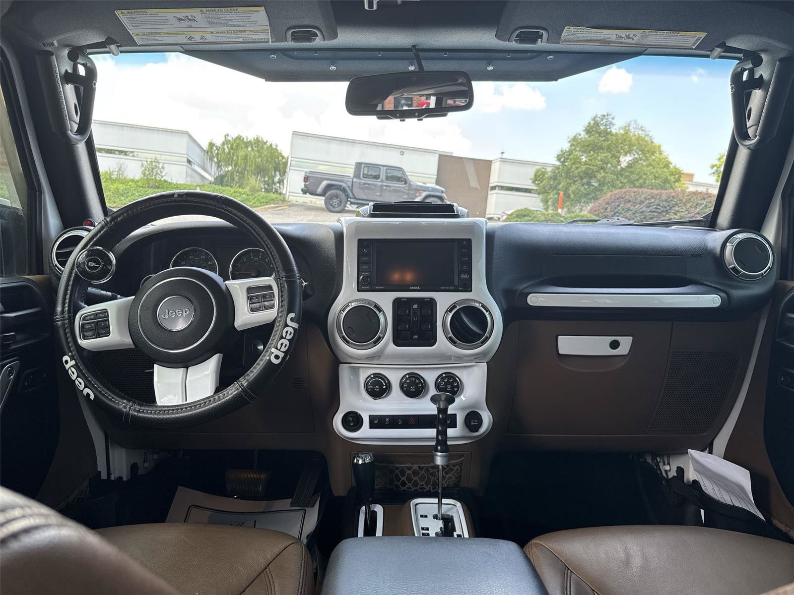 Used 2017 Jeep Wrangler Unlimited Sahara AWD/4WD image 13