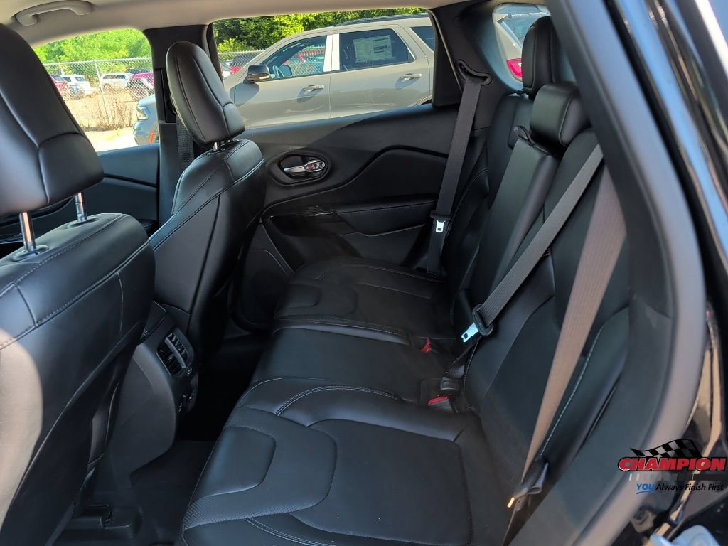Used 2023 Jeep Cherokee Altitude Lux AWD/4WD image 19