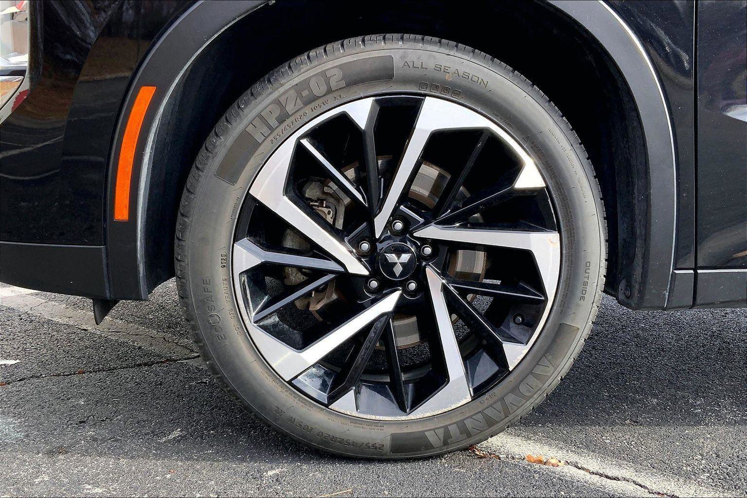 Used 2024 Mitsubishi Outlander SE image 9