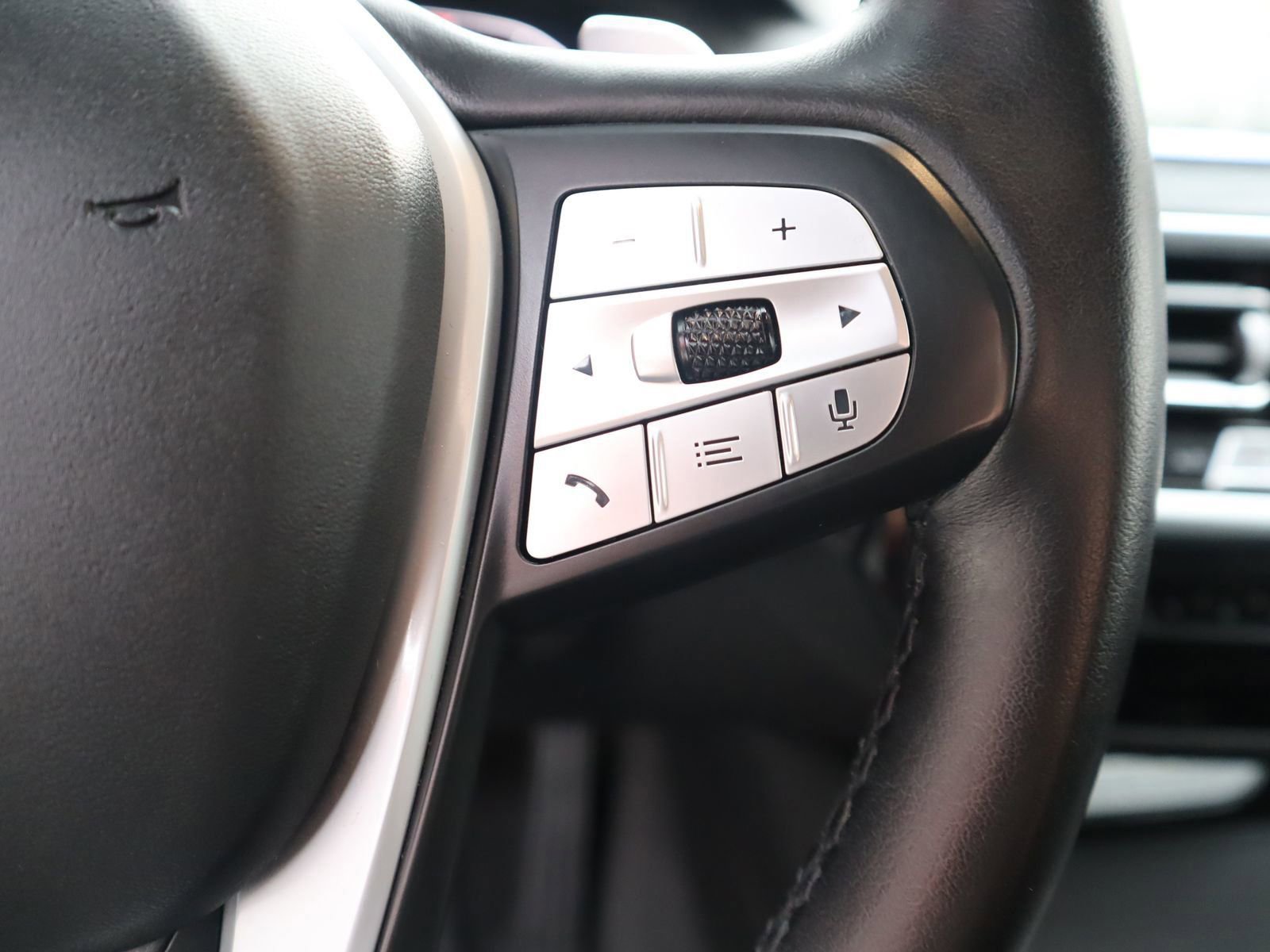 Used 2023 BMW X3 xDrive30i image 45