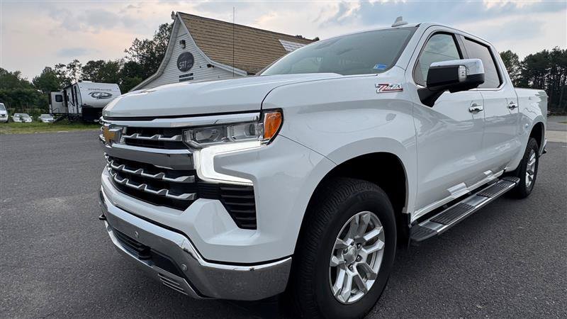Used 2023 Chevrolet Silverado 1500 LTZ w/ LTZ Convenience Package II AWD/4WD image 11