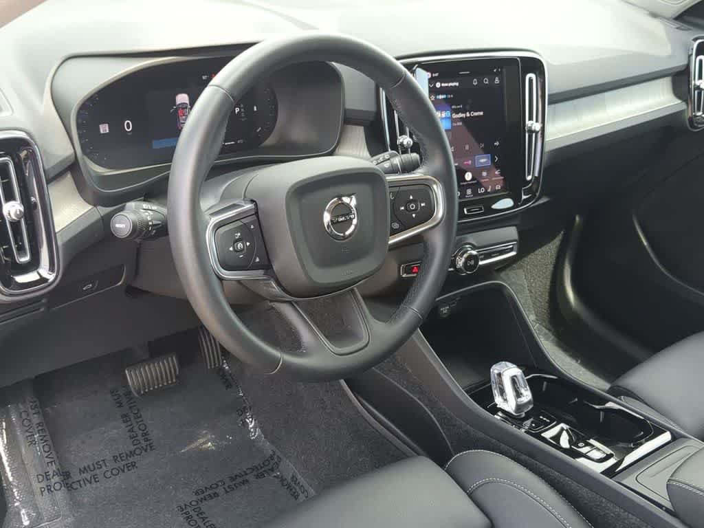 Certified 2026 Volvo XC40 B5 Plus AWD/4WD video 2