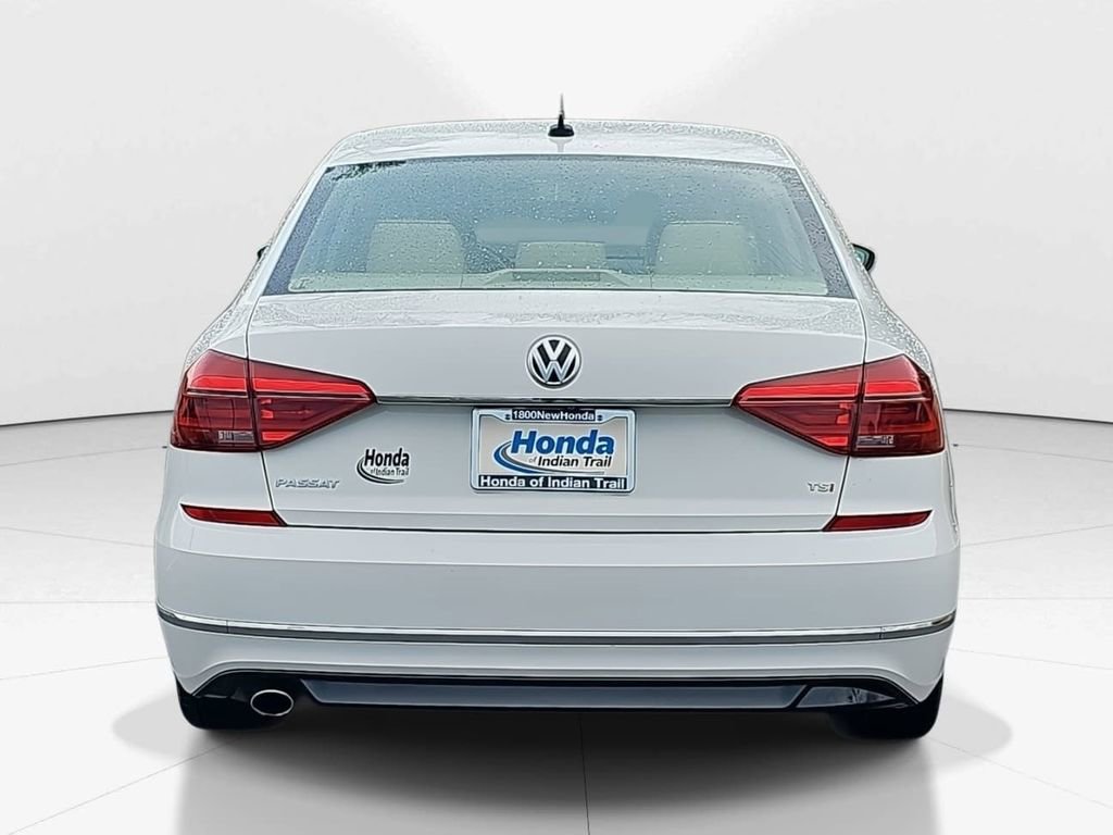 Used 2017 Volkswagen Passat 1.8T R-Line w/ R-Line Lighting Package image 6