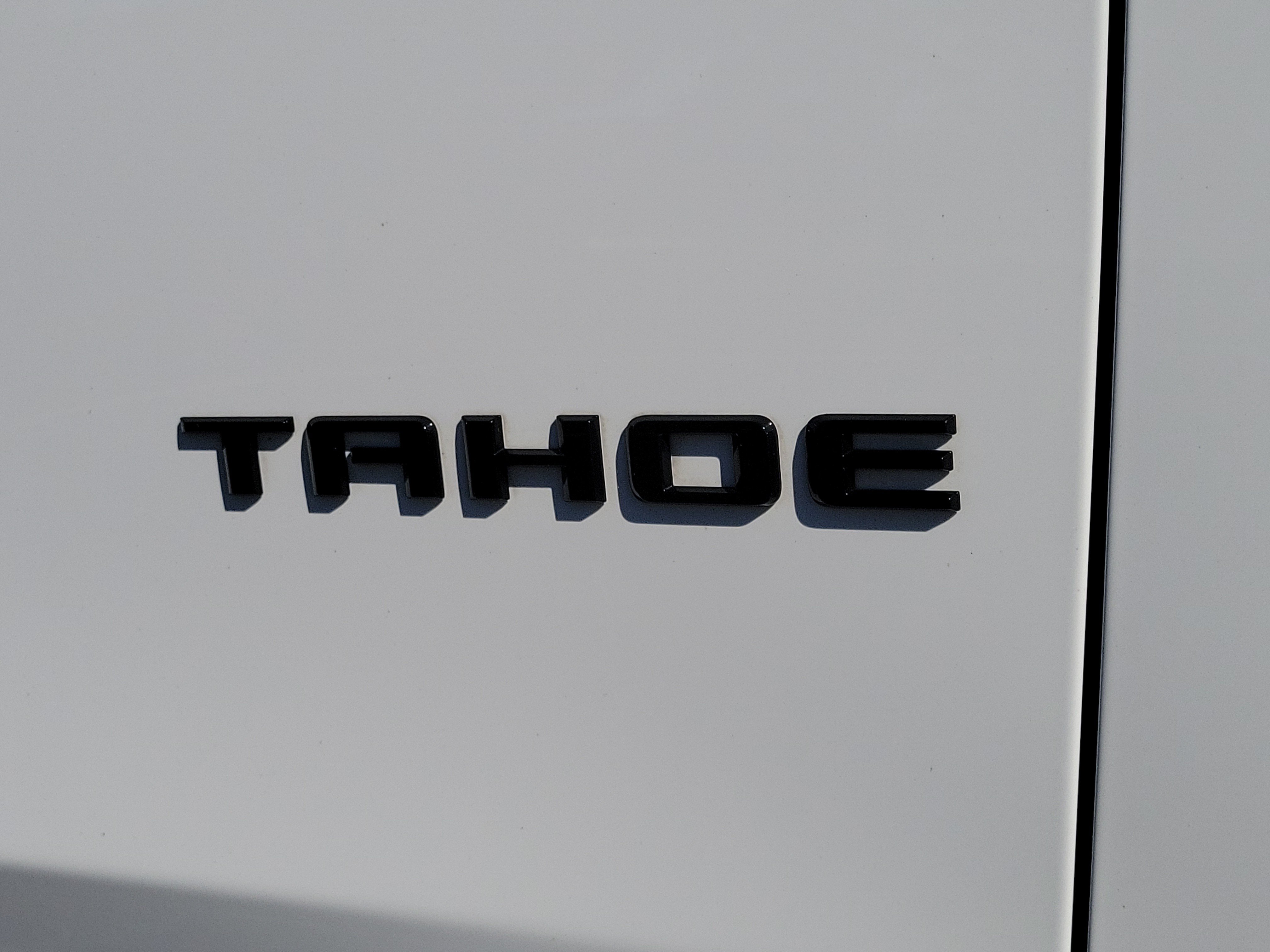 Used 2021 Chevrolet Tahoe Z71 w/ Z71 Off-Road Package AWD/4WD image 7
