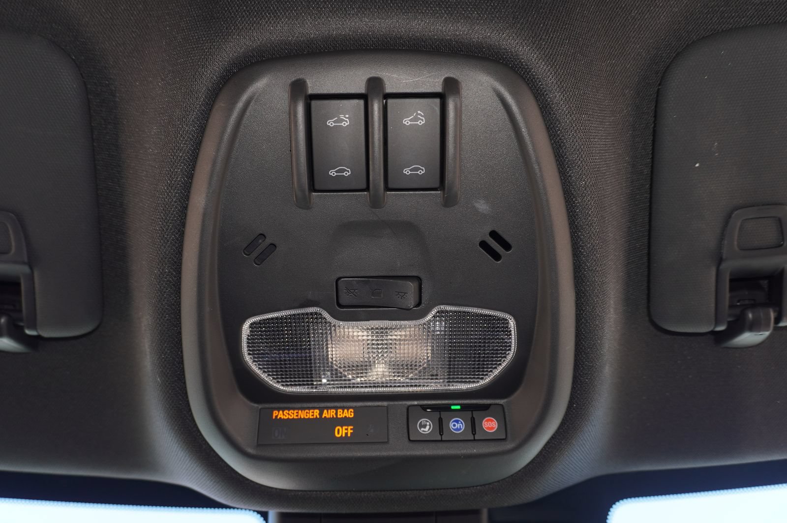 Used 2024 Chevrolet Trax RS w/ Sunroof Package FWD image 20