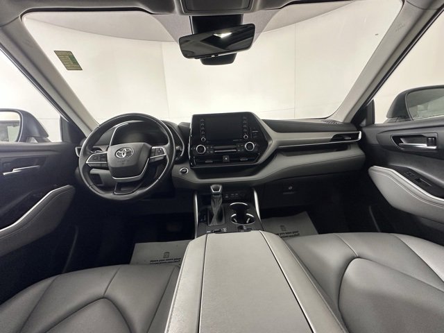 Used 2022 Toyota Highlander XLE image 20
