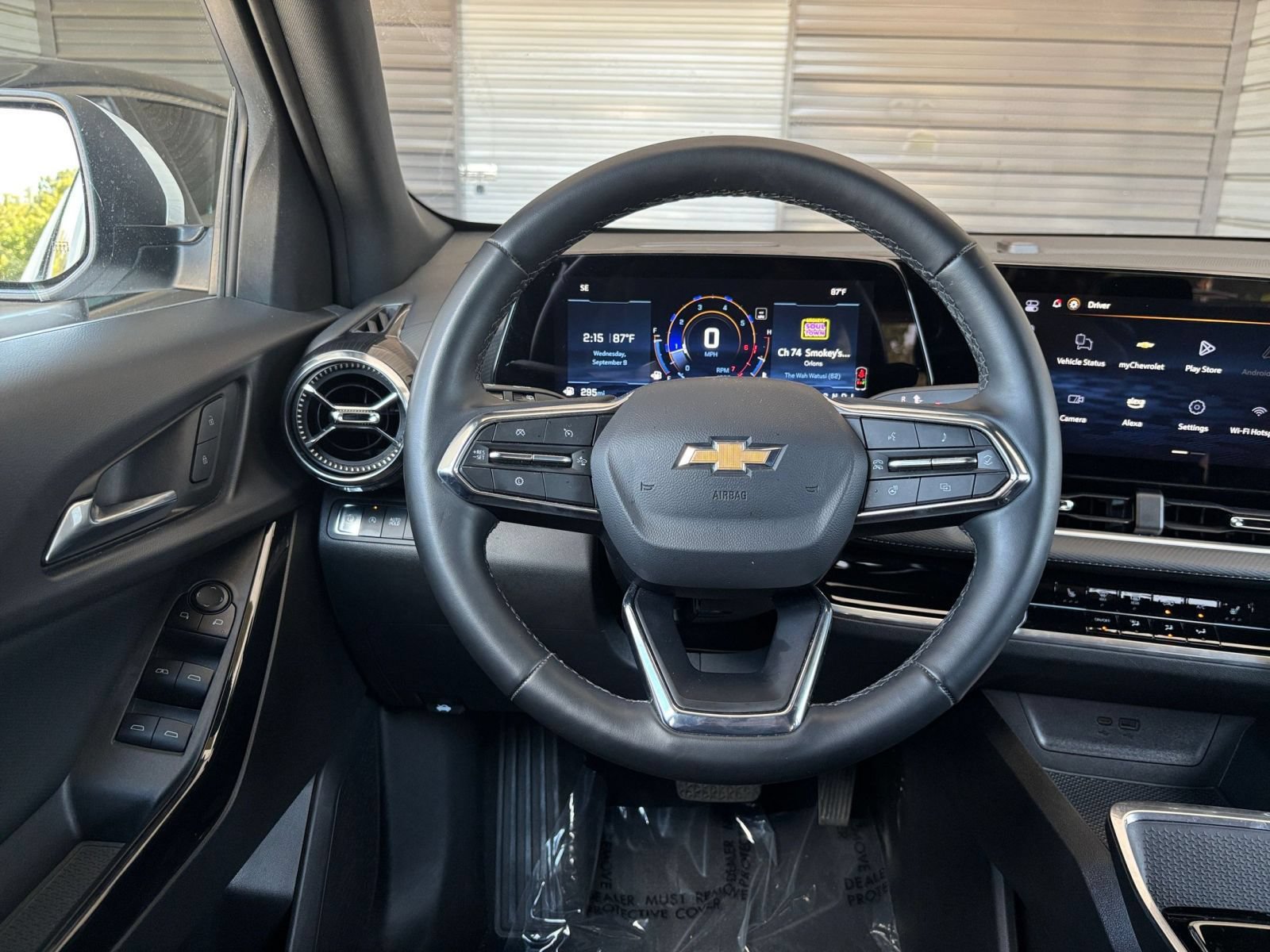 Used 2025 Chevrolet Equinox LT FWD image 33