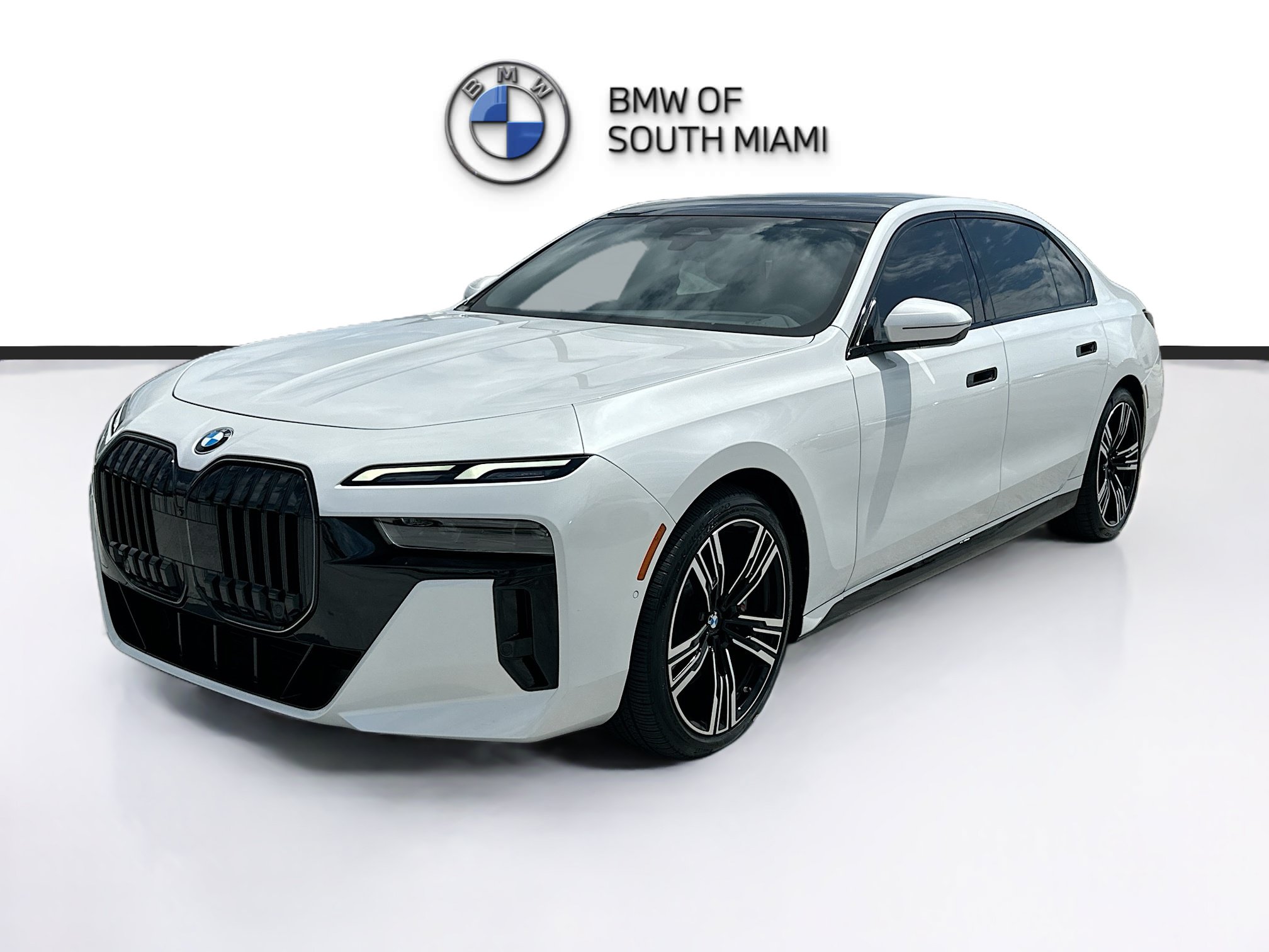 Certified 2025 BMW 740i w/ Premium Package RWD image 3