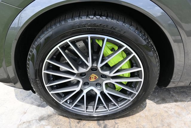 Used 2021 Porsche Cayenne Turbo S AWD/4WD image 10