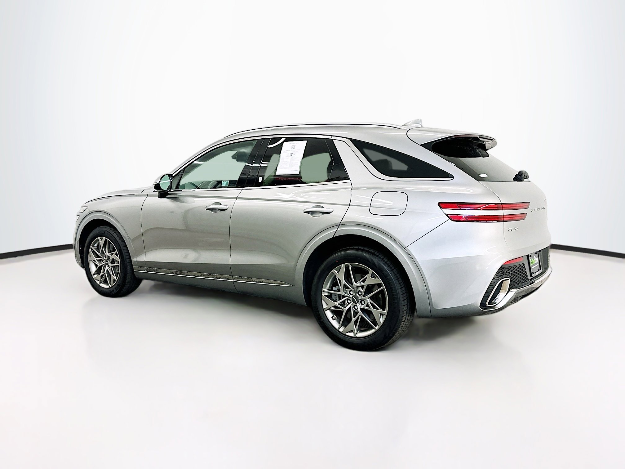 Used 2025 Genesis GV70 2.5T AWD/4WD image 5