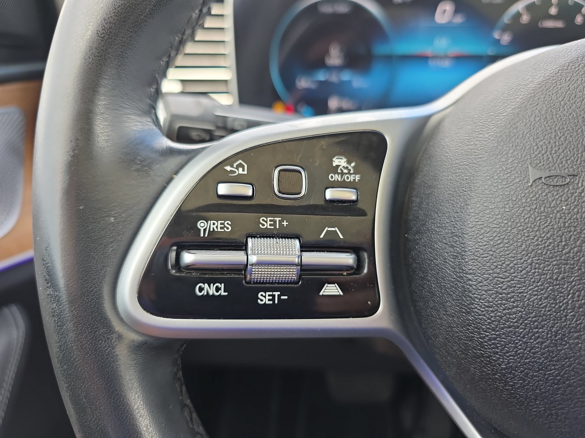 Used 2021 Mercedes-Benz GLE 350 4MATIC image 21