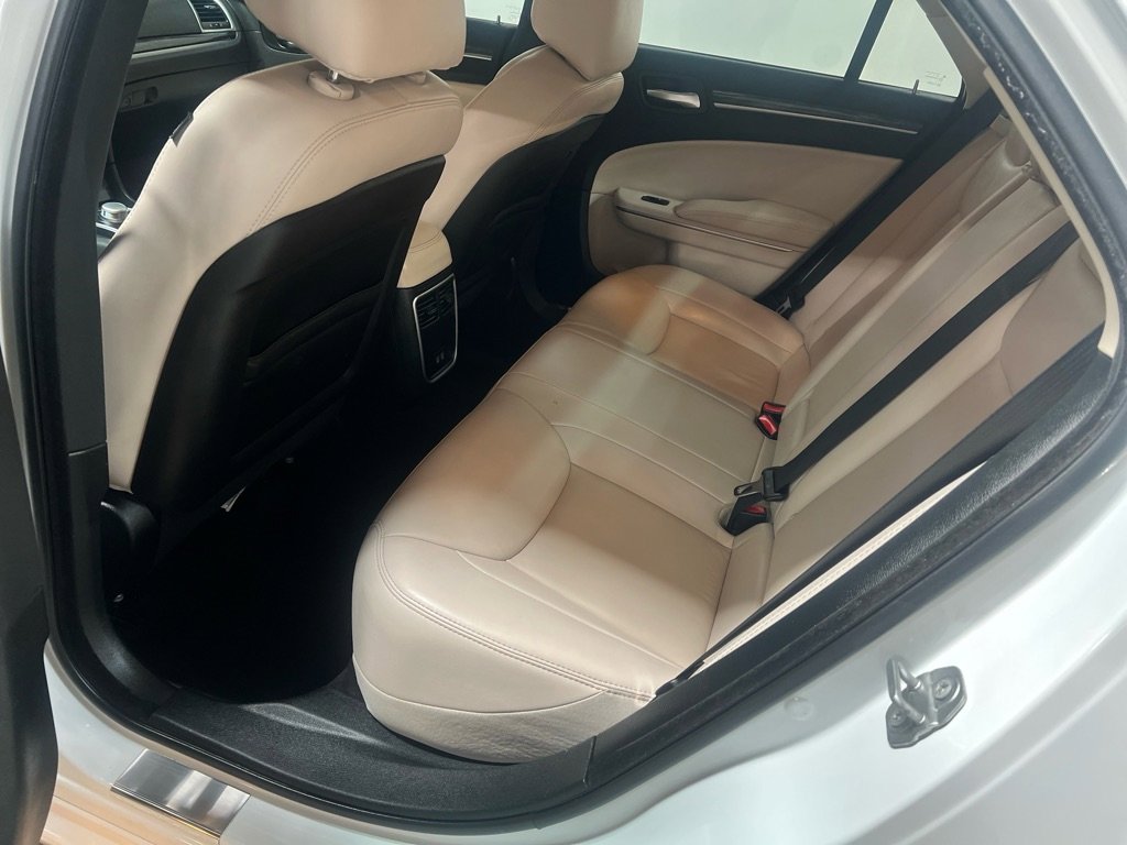 Used 2019 Chrysler 300 Touring L w/ Quick Order Package 22F image 17