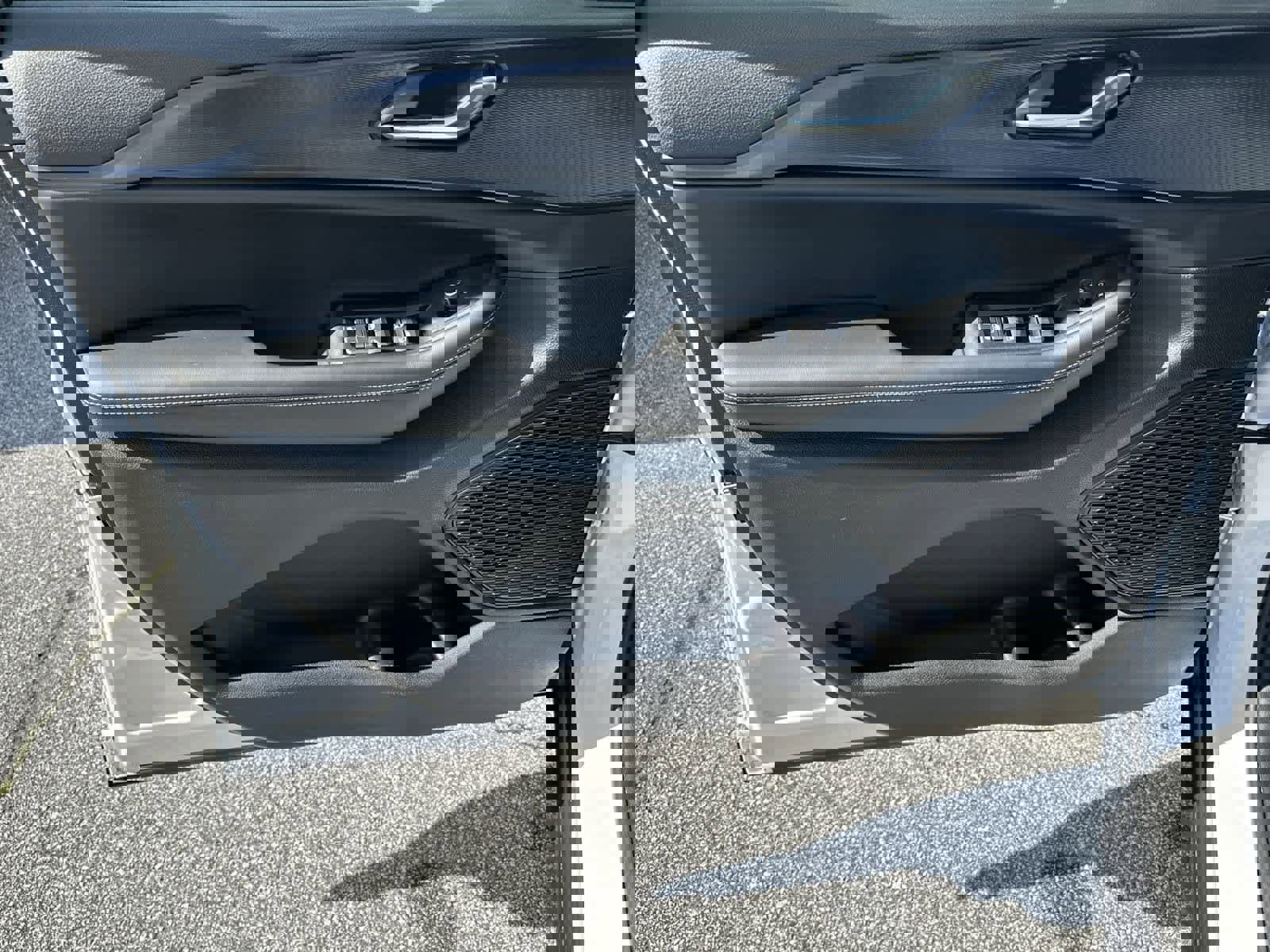 New 2025 Jeep Grand Cherokee Laredo X w/ Trailer Tow Package image 10