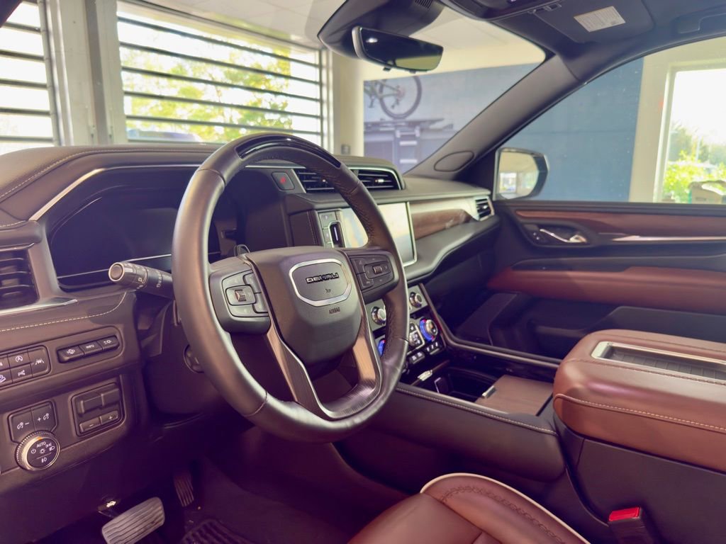 Used 2024 GMC Yukon Denali Ultimate image 7