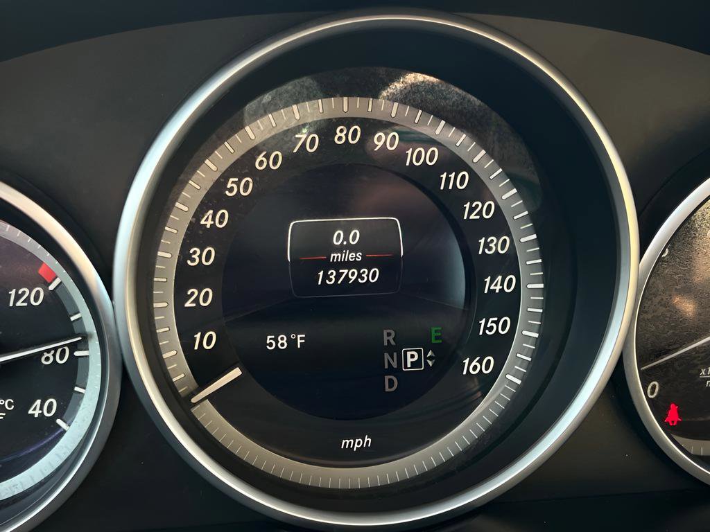 Used 2015 Mercedes-Benz E 350 4MATIC Sedan image 39