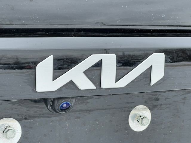 Used 2023 Kia Niro LX image 39