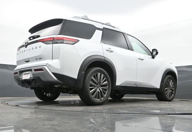 Used 2025 Nissan Pathfinder SL w/ SL Premium Package AWD/4WD image 11