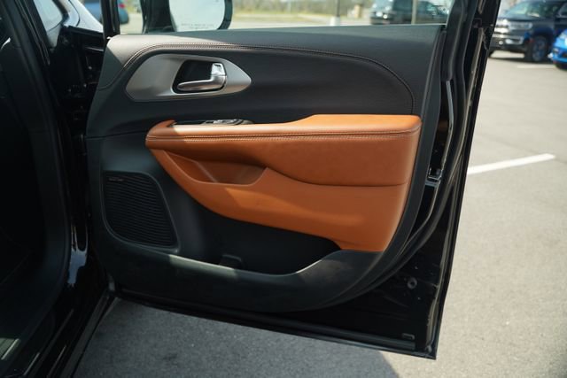 New 2026 Chrysler Pacifica Pinnacle AWD/4WD image 18