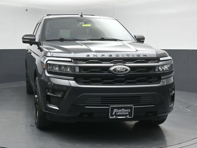 Used 2023 Ford Expedition Limited image 2