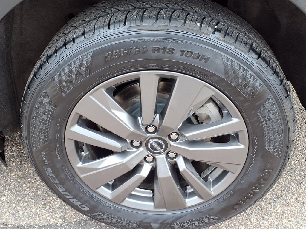 Used 2024 Nissan Pathfinder SV image 9