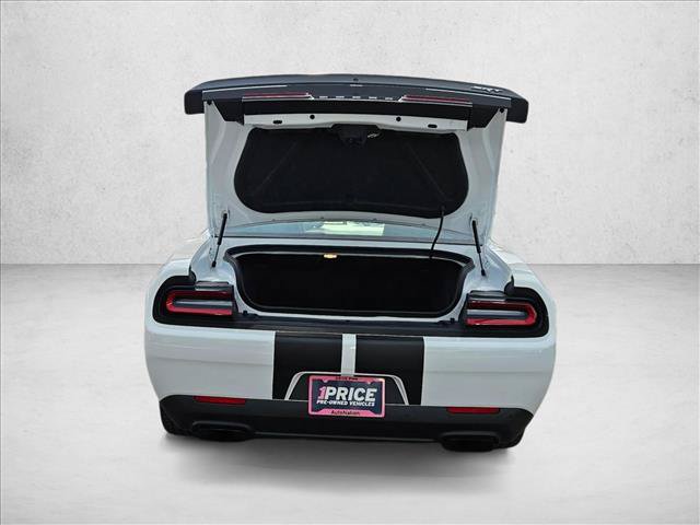 Used 2016 Dodge Challenger SRT Hellcat RWD image 5