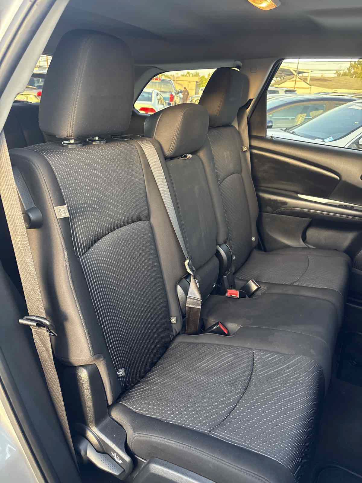 Used 2018 Dodge Journey SE w/ Blacktop Package FWD image 13
