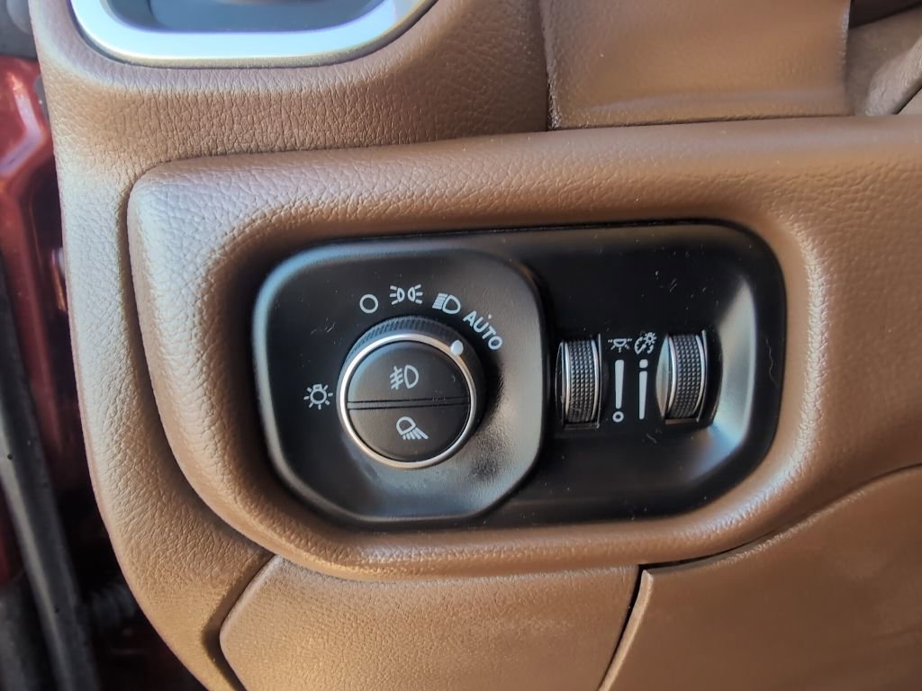 Used 2020 RAM 3500 Laramie image 18